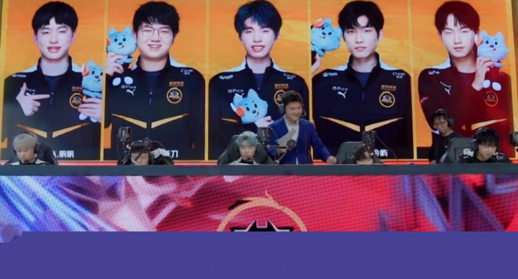 Pimp相信今天的比赛将决定 Falcons 、NAVI和FaZe阵容的命运