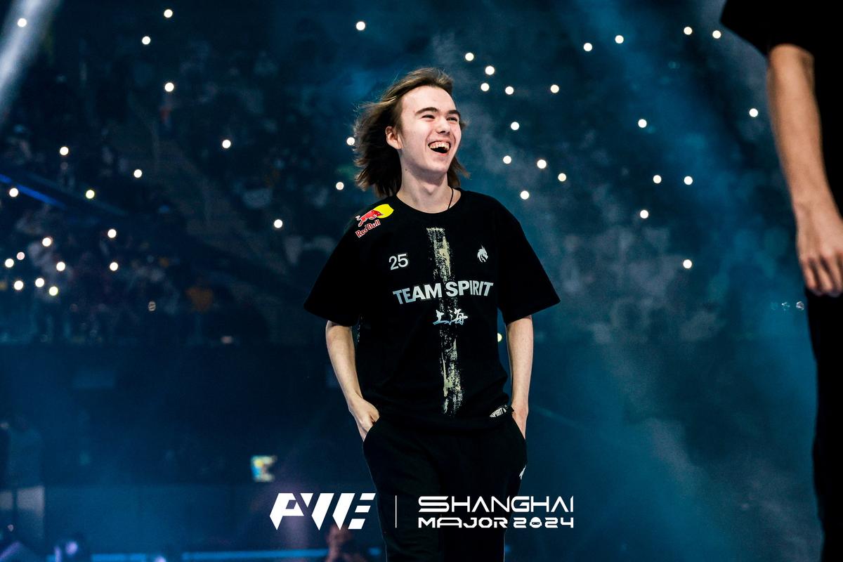 GimGoon 's Alora表现不佳， LANGX 's Gnar表现出色，SG赢得了第一局。