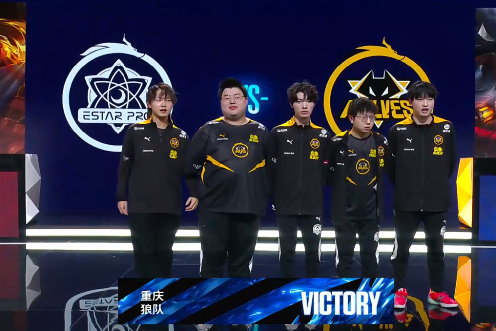 HOYA ：我认为 bin 是最强的上单选手之一，我想和他进行一场精彩的比赛。